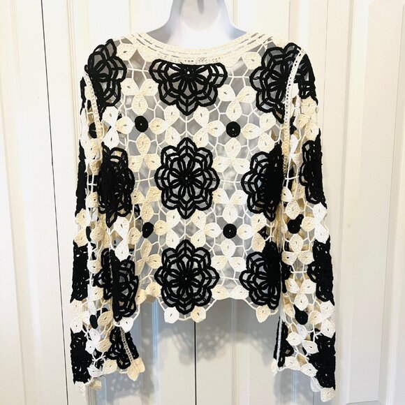 Cloth By Design-Crocheted Black/Ivory Cut Out Flower Knit Bell Sleeve Sweater-XL - Picture 9 of 16